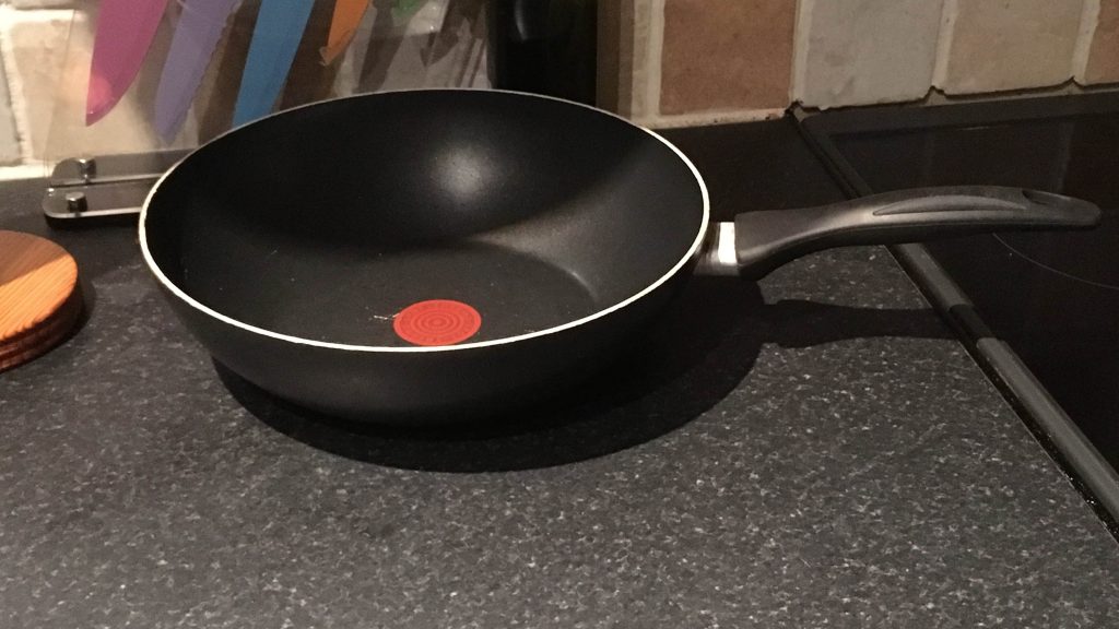 non-sticky-Frying_pan-harms