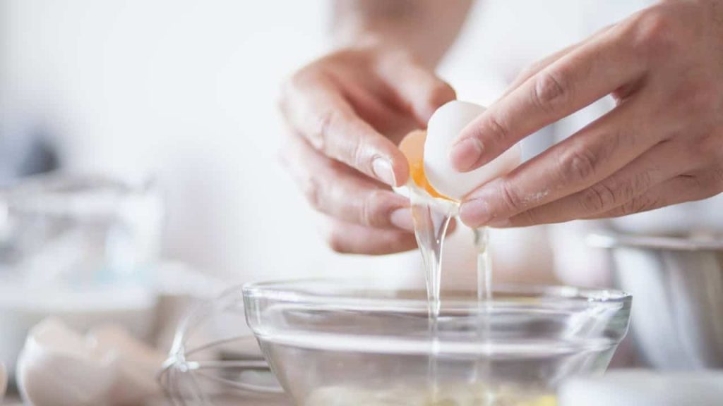 egg-white-extracting